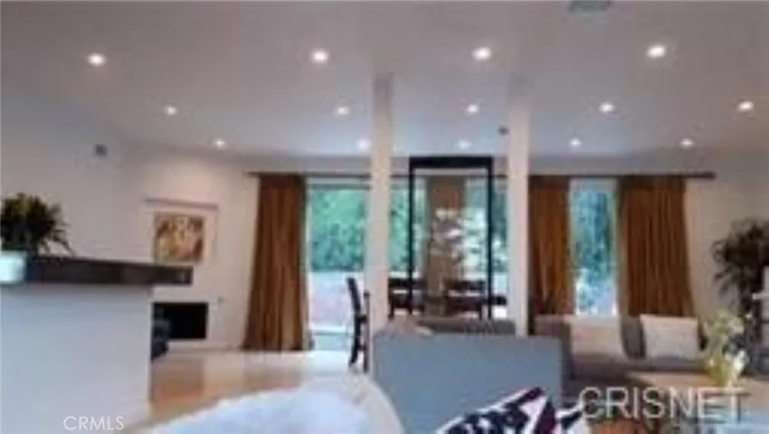 5353 Shirley Avenue, Tarzana, California 91356