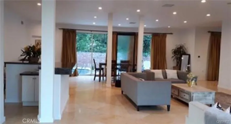 5353 Shirley Avenue, Tarzana, California 91356