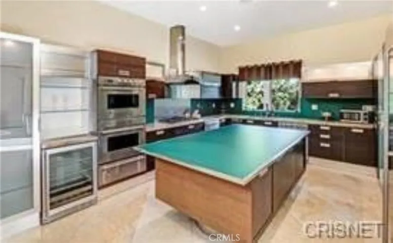 5353 Shirley Avenue, Tarzana, California 91356