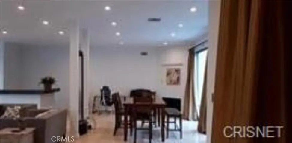 5353 Shirley Avenue, Tarzana, California 91356