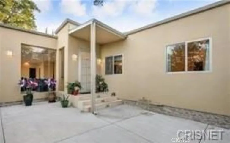 5353 Shirley Avenue, Tarzana, California 91356