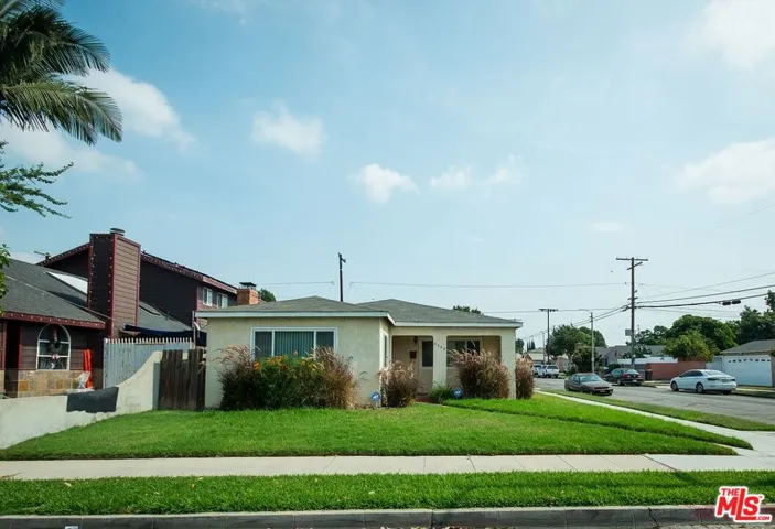 5502 Lemon Avenue, Long Beach, California 90805