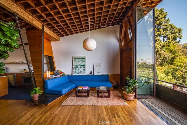 8661 Nash Drive, Los Angeles, California 90046