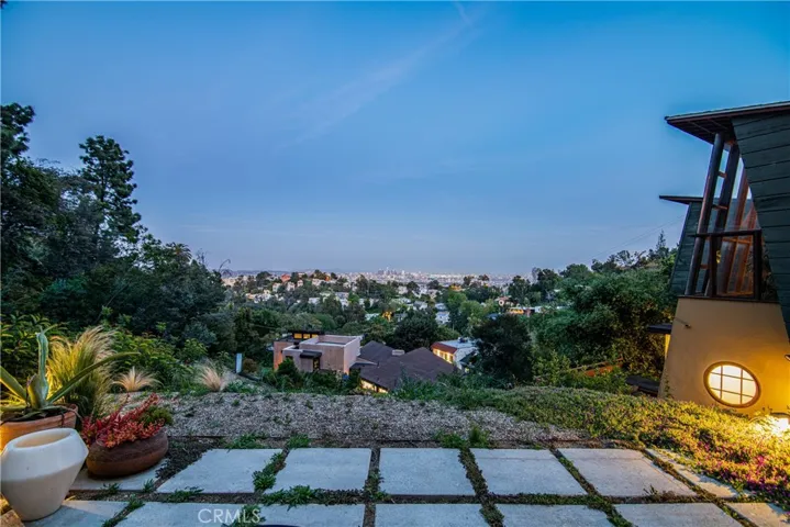 8661 Nash Drive, Los Angeles, California 90046