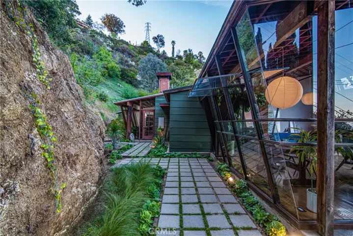 8661 Nash Drive, Los Angeles, California 90046