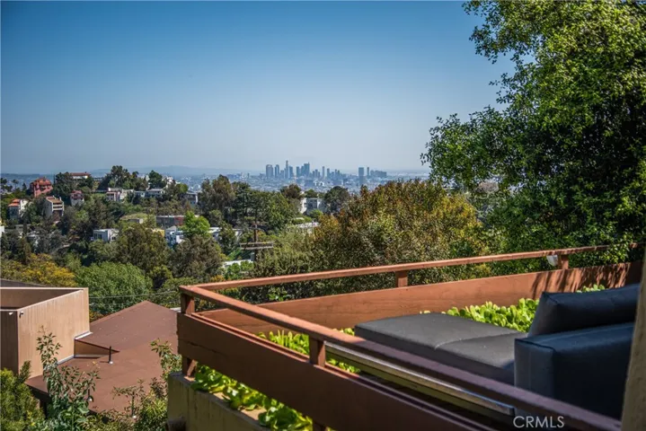 8661 Nash Drive, Los Angeles, California 90046