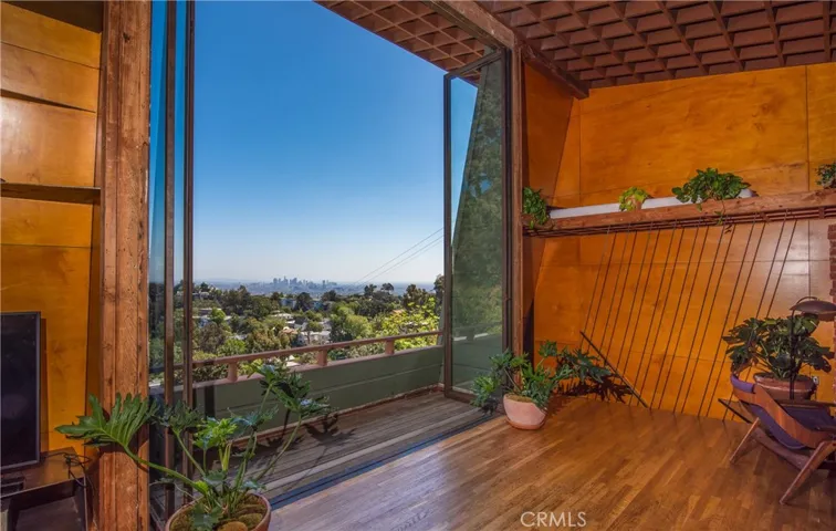 8661 Nash Drive, Los Angeles, California 90046