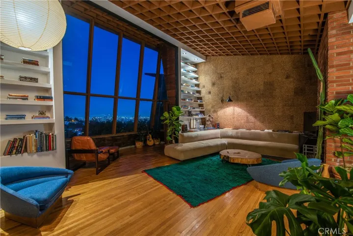 8661 Nash Drive, Los Angeles, California 90046