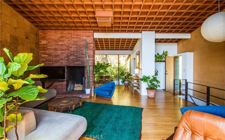 8661 Nash Drive, Los Angeles, California 90046