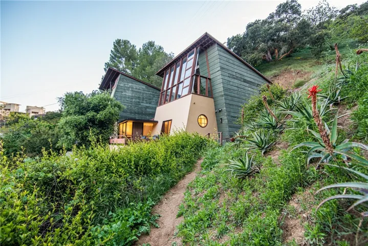 8661 Nash Drive, Los Angeles, California 90046