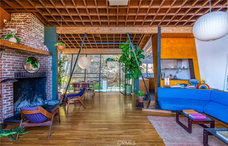 8661 Nash Drive, Los Angeles, California 90046
