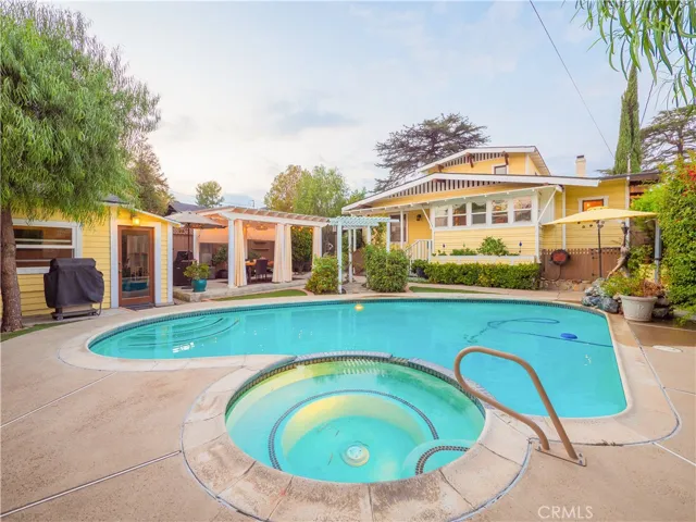 124 W Arrow Hwy, Upland, California 91786