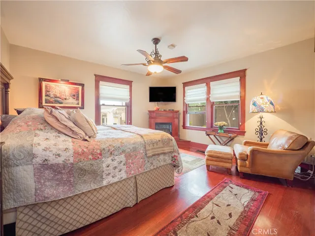 124 W Arrow Hwy, Upland, California 91786