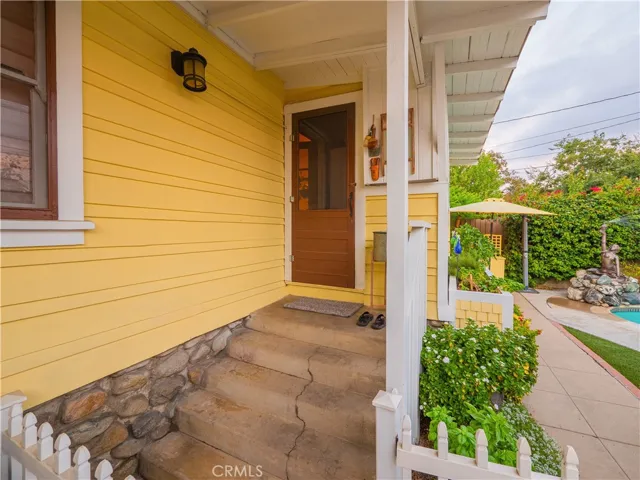 124 W Arrow Hwy, Upland, California 91786