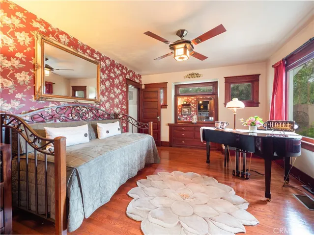 124 W Arrow Hwy, Upland, California 91786