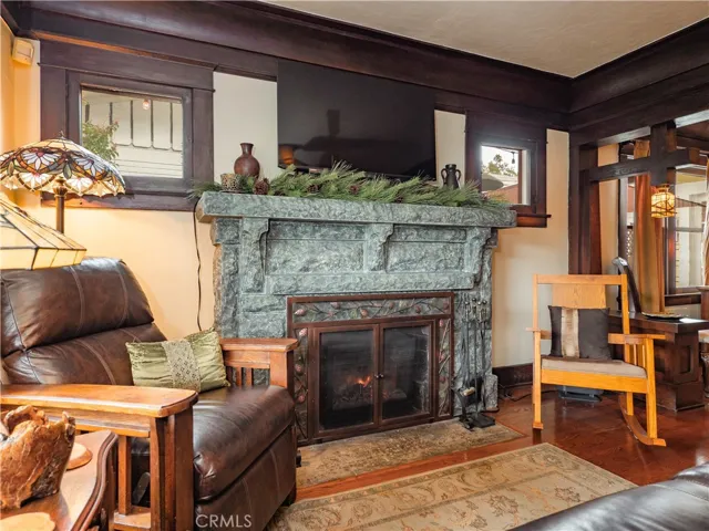 124 W Arrow Hwy, Upland, California 91786