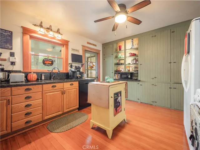 124 W Arrow Hwy, Upland, California 91786