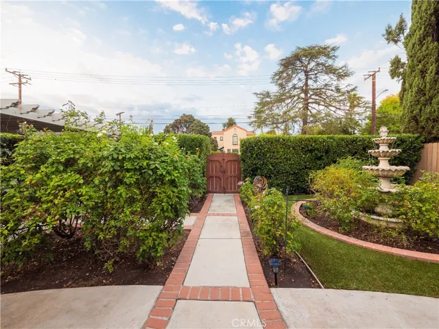 124 W Arrow Hwy, Upland, California 91786