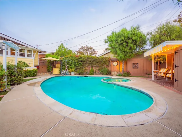 124 W Arrow Hwy, Upland, California 91786