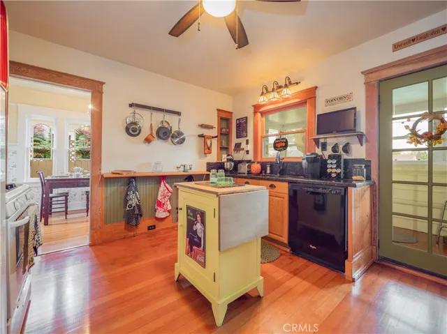 124 W Arrow Hwy, Upland, California 91786