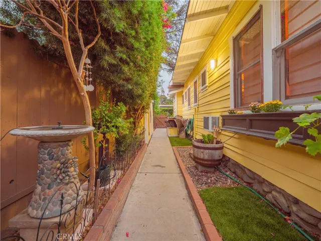124 W Arrow Hwy, Upland, California 91786