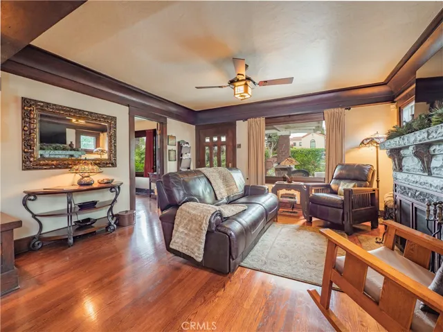 124 W Arrow Hwy, Upland, California 91786