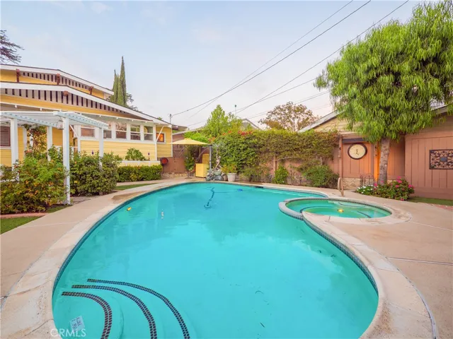 124 W Arrow Hwy, Upland, California 91786