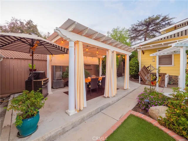 124 W Arrow Hwy, Upland, California 91786