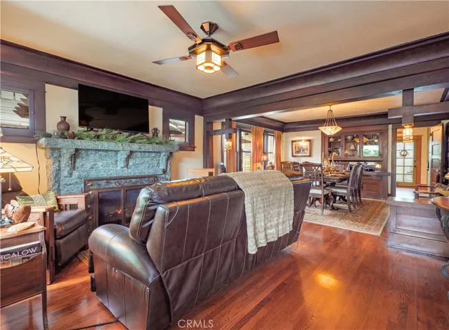 124 W Arrow Hwy, Upland, California 91786