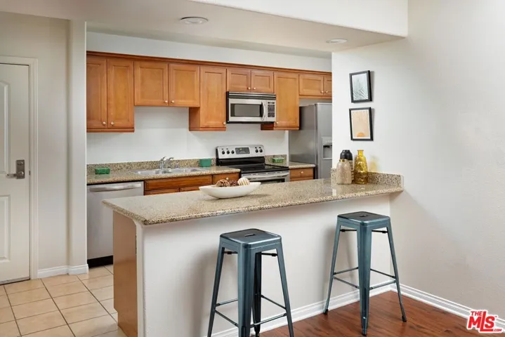 3740 Santa Rosalia Drive 220, Los Angeles, California 90008