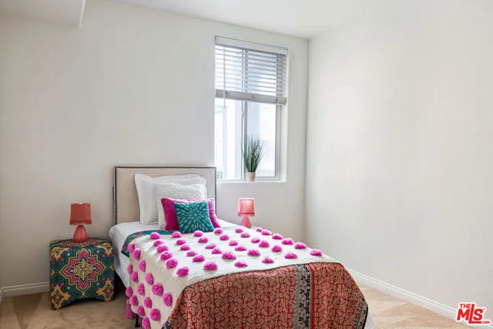 3740 Santa Rosalia Drive 220, Los Angeles, California 90008