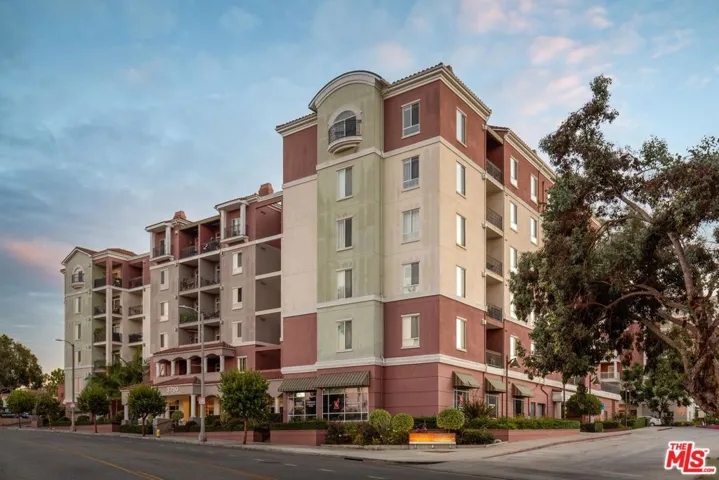 3740 Santa Rosalia Drive 220, Los Angeles, California 90008