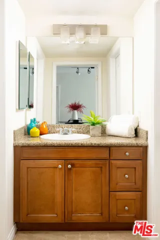 3740 Santa Rosalia Drive 220, Los Angeles, California 90008