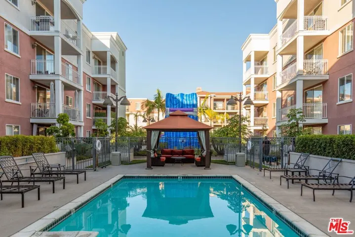 3740 Santa Rosalia Drive 220, Los Angeles, California 90008