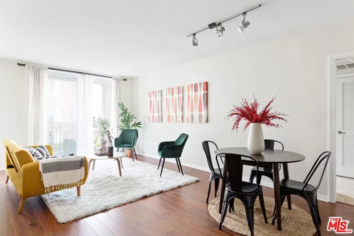 3740 Santa Rosalia Drive 220, Los Angeles, California 90008