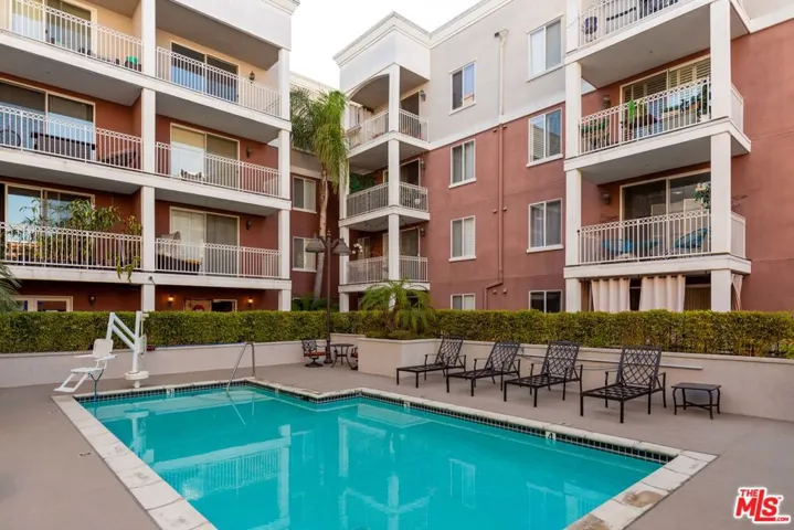 3740 Santa Rosalia Drive 220, Los Angeles, California 90008