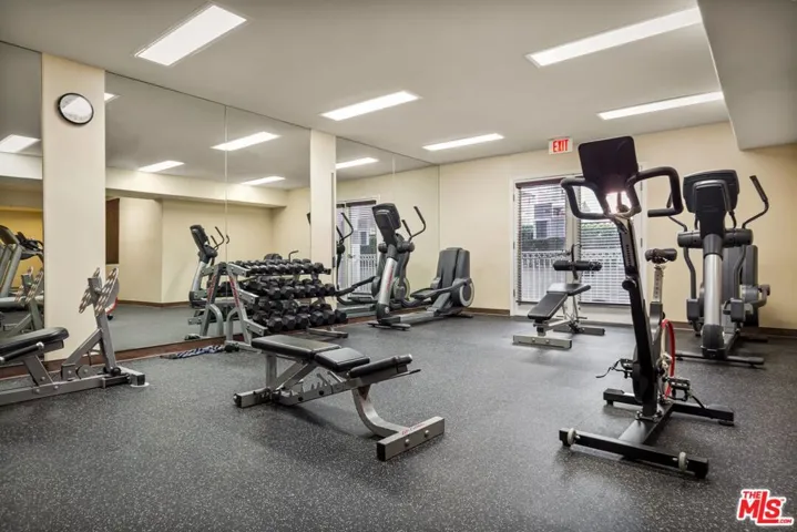 3740 Santa Rosalia Drive 220, Los Angeles, California 90008