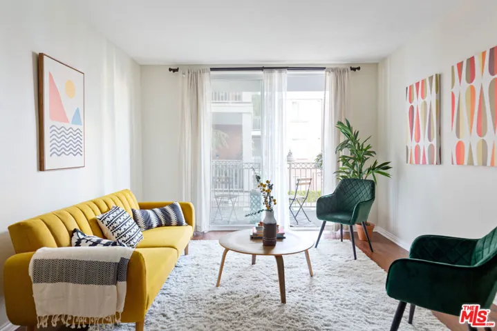 3740 Santa Rosalia Drive 220, Los Angeles, California 90008