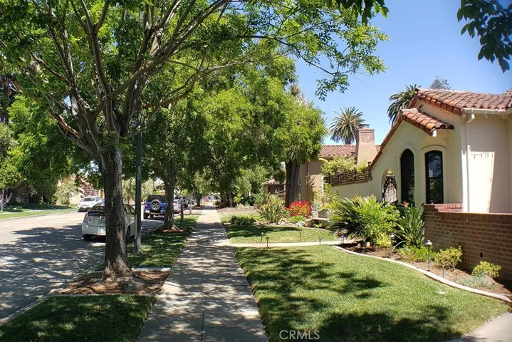 Photo of the neighborhood