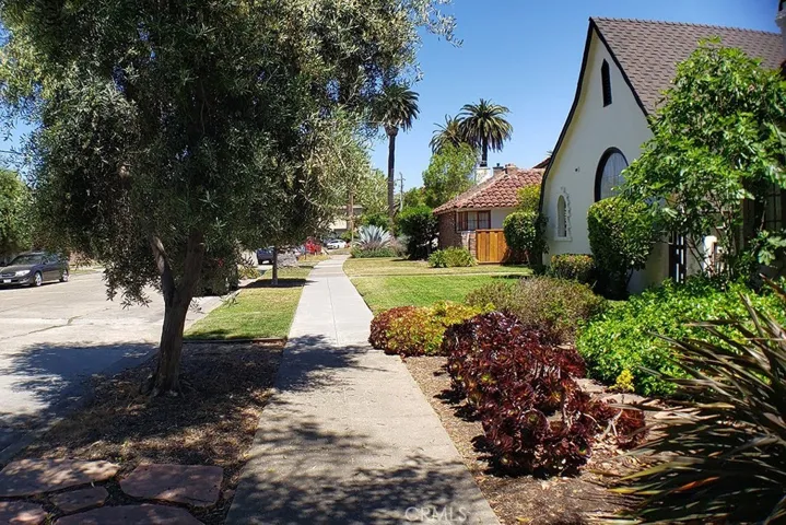 Photo of the neighborhood