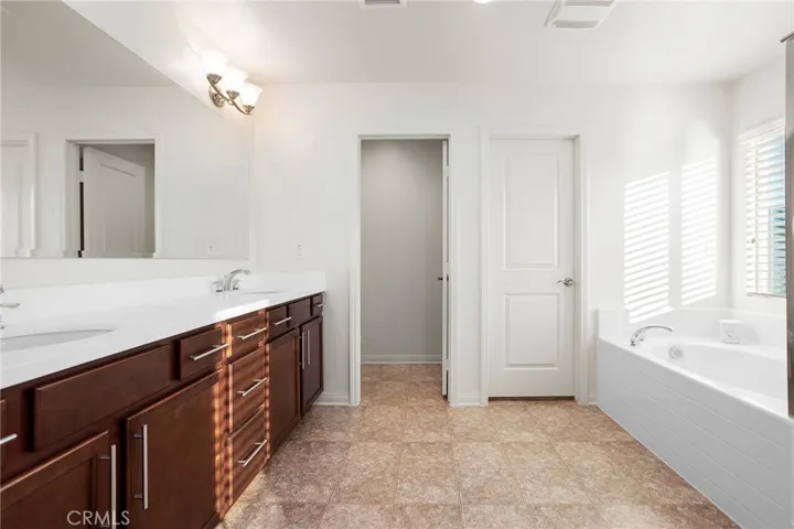 29265 Turnhouse, Lake Elsinore, California 92530