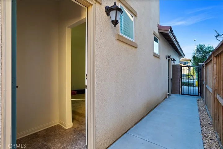 Guest Quarter Private Entry