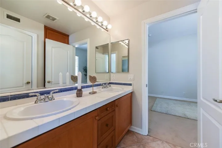 11 Trailwood, Irvine, California 92620