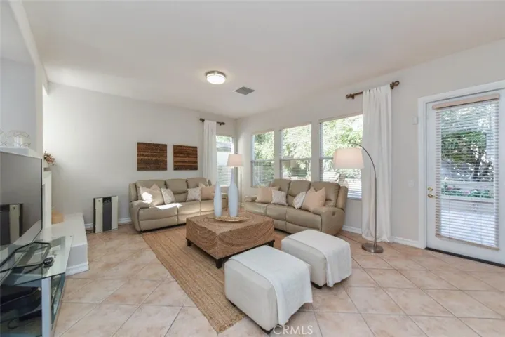 11 Trailwood, Irvine, California 92620