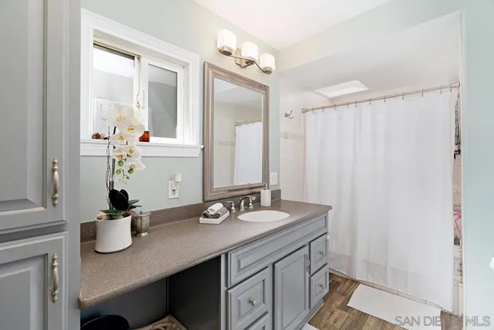 1291 Las Flores Dr, Carlsbad, California 92008