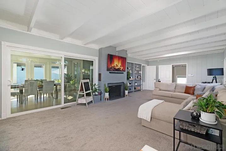 1291 Las Flores Dr, Carlsbad, California 92008
