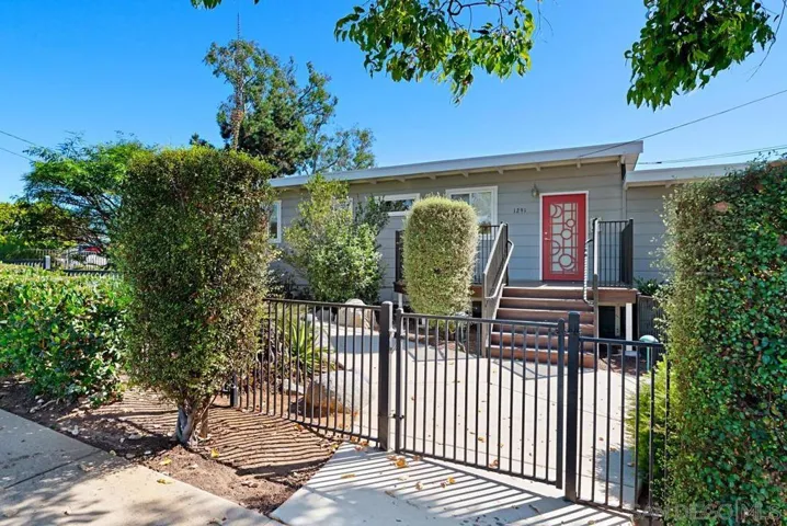 1291 Las Flores Dr, Carlsbad, California 92008