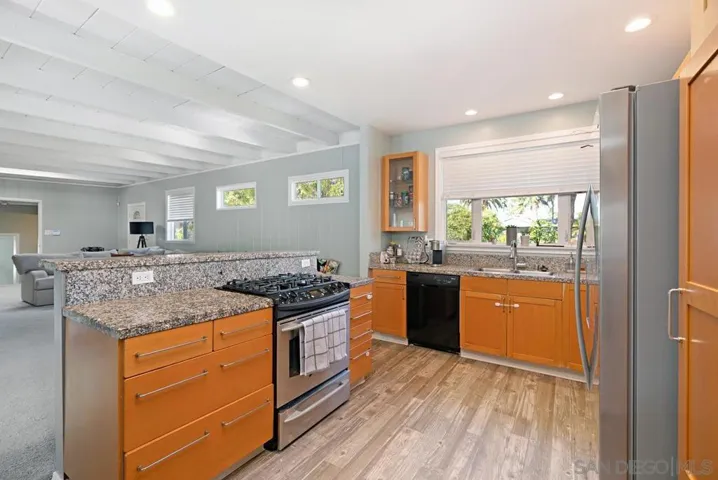 1291 Las Flores Dr, Carlsbad, California 92008