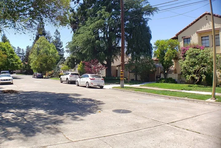 Photo of the neighborhood