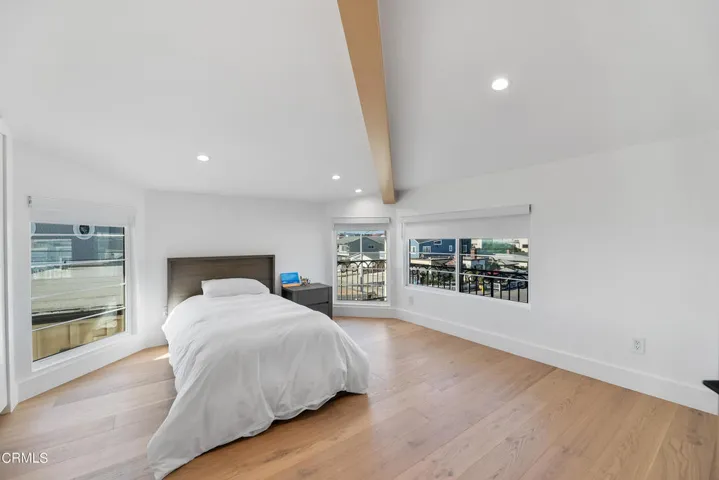 817 Ocean Dr MLS-32